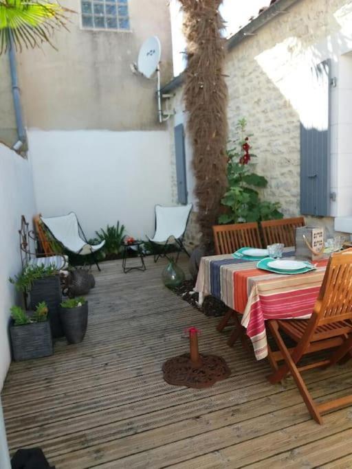 Charmante Maison Oleronnaise Aloceane Saint-Denis-dʼOléron Exterior foto